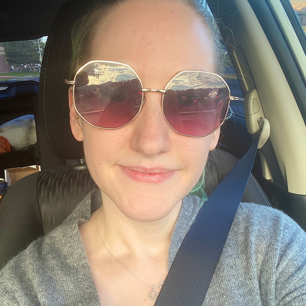 Meet your Posher, Lauren